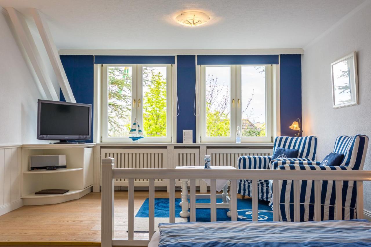 Inselhotel Arfsten Wyk auf Föhr エクステリア 写真