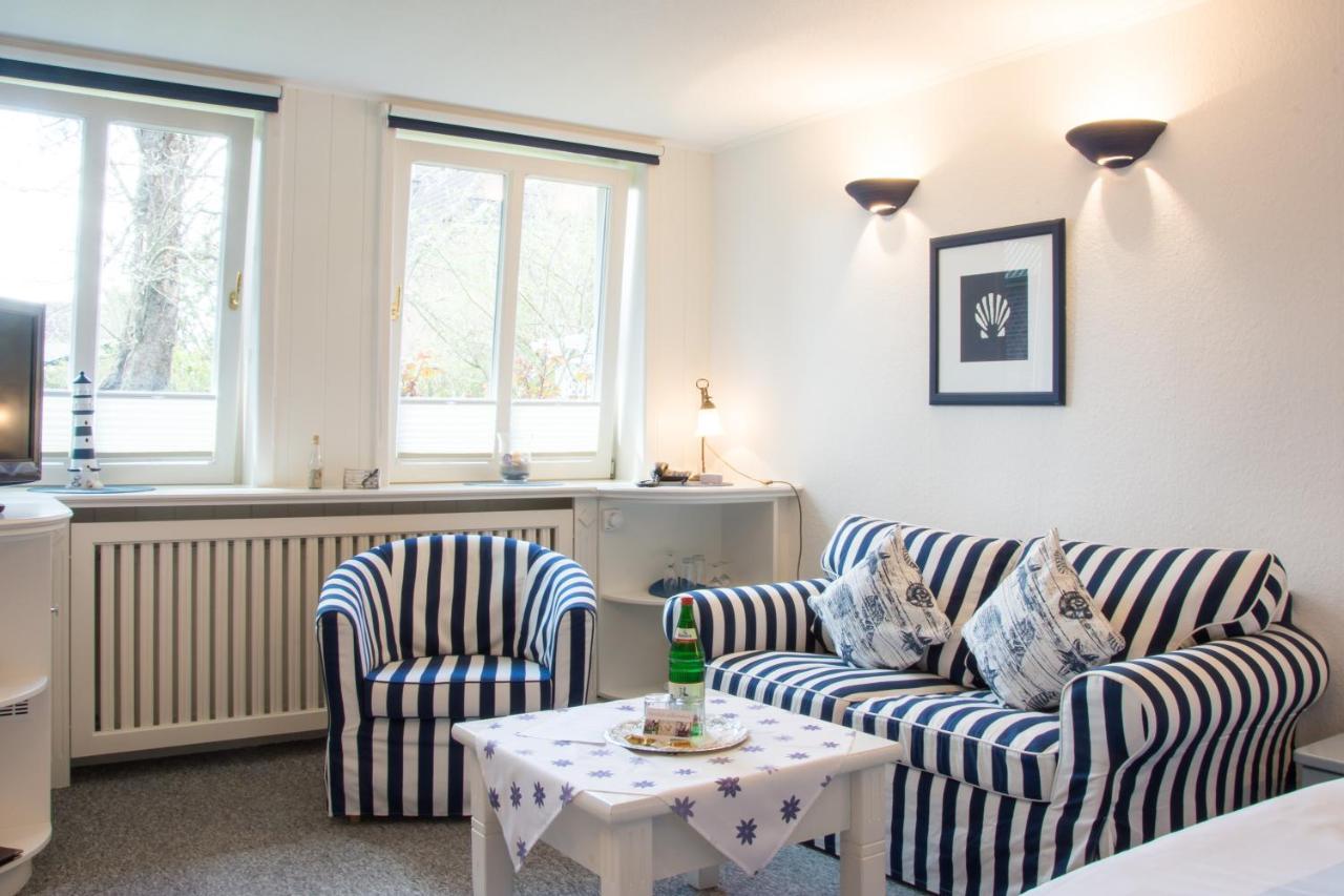 Inselhotel Arfsten Wyk auf Föhr エクステリア 写真