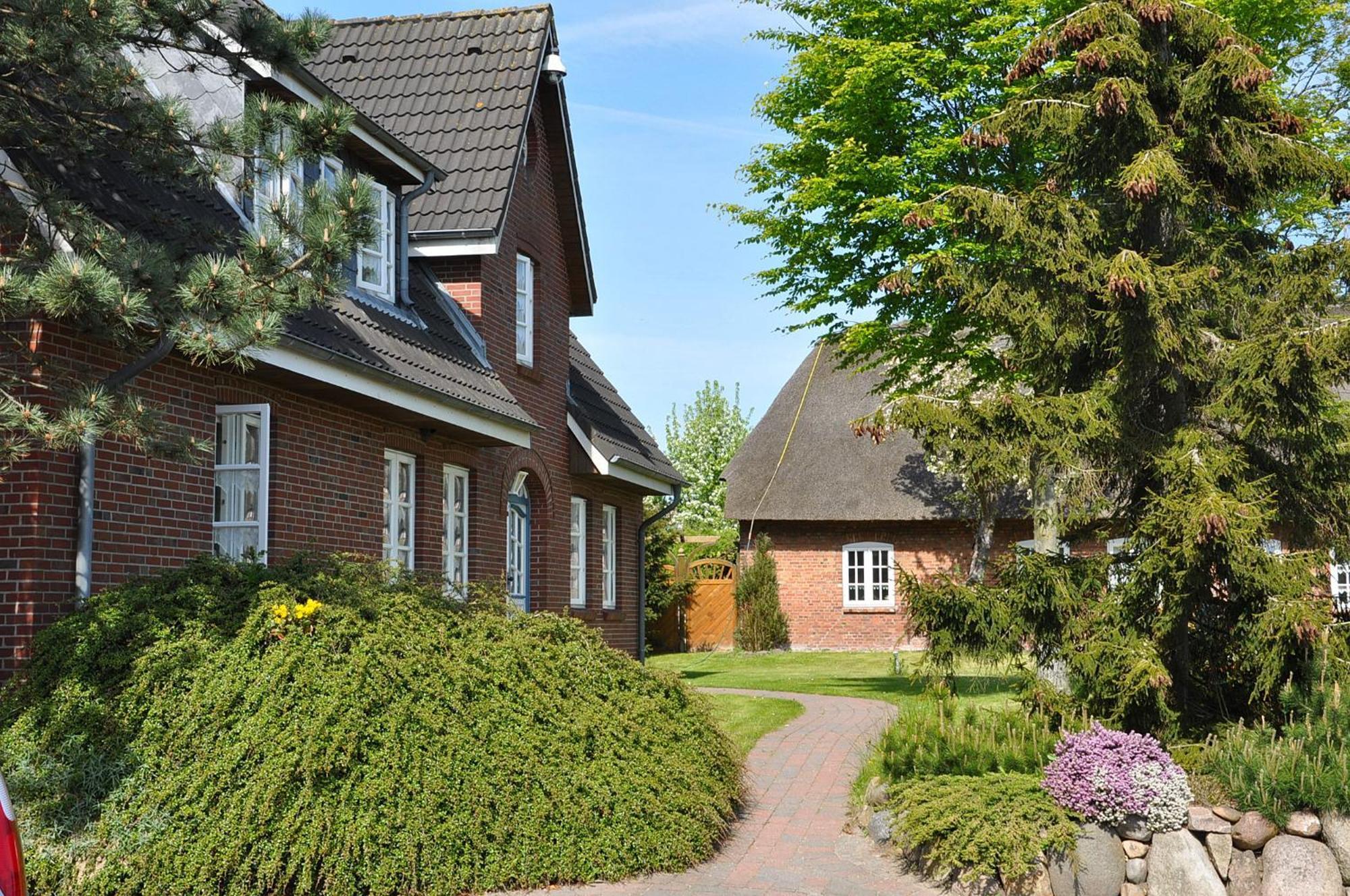 Inselhotel Arfsten Wyk auf Föhr エクステリア 写真